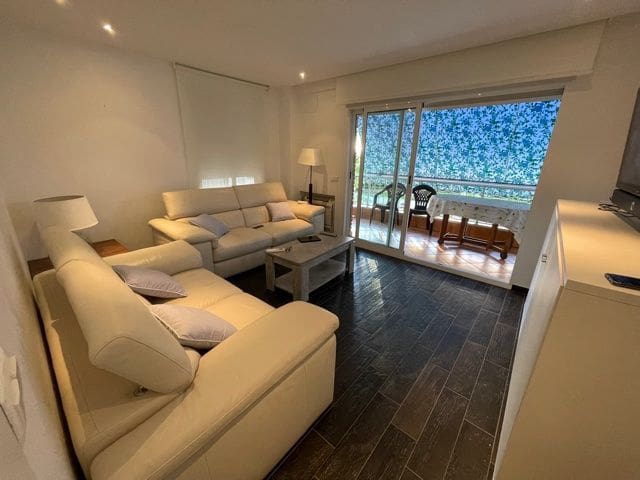 2 slaapkamer Flat te huur in Playa de San Juan, Alicante stad met zwembad garage - € 1.200 (Ref: 7738974)