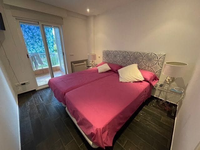 2 slaapkamer Flat te huur in Alicante stad met zwembad garage - € 1.200 (Ref: 7738974)