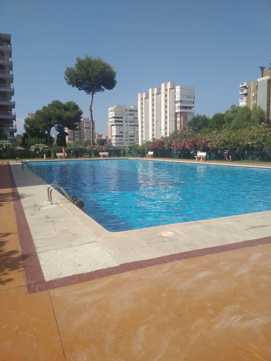 2 slaapkamer Flat te huur in Alicante stad met zwembad garage - € 1.200 (Ref: 7738974)