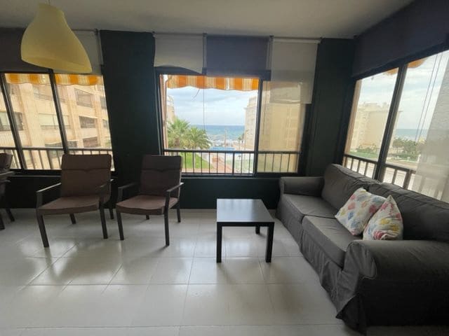 3 slaapkamer Flat te huur in El Campello met zwembad garage - € 1.650 (Ref: 7780850)