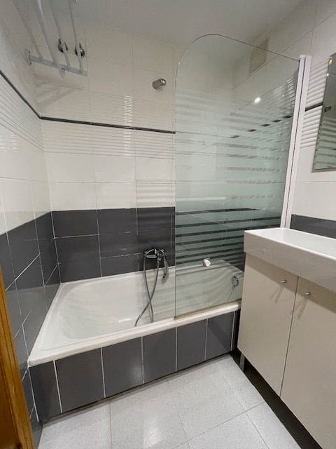 3 slaapkamer Flat te huur in El Campello met zwembad garage - € 1.500 (Ref: 7780850)