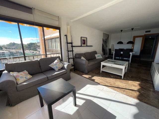 3 slaapkamer Flat te huur in El Campello met zwembad garage - € 1.500 (Ref: 7780850)