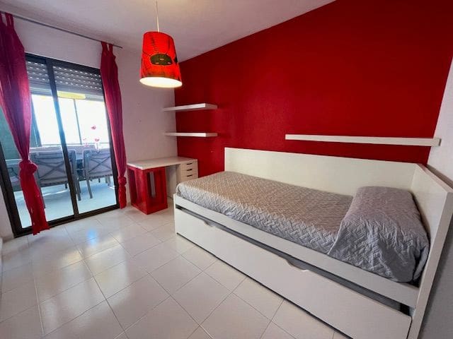 3 slaapkamer Flat te huur in El Campello met zwembad garage - € 1.500 (Ref: 7780850)