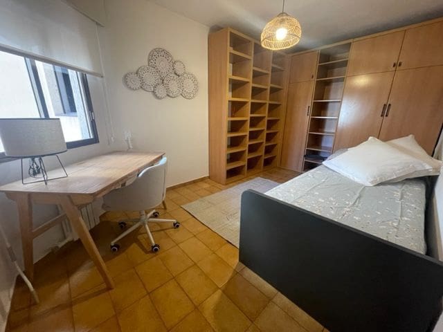 4 soveværelse Lejlighed til leje i Alicante by - € 1.950 (Ref: 7811827)