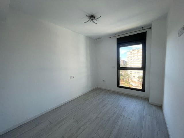 Appartement de 2 chambres à louer à Alicante ville avec piscine garage - 2 200 € (Ref: 7910804)
