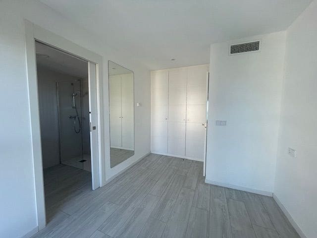 Appartement de 2 chambres à louer à Alicante ville avec piscine garage - 2 200 € (Ref: 7910804)
