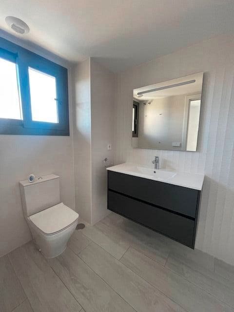 Appartement de 2 chambres à louer à Alicante ville avec piscine garage - 2 200 € (Ref: 7910804)