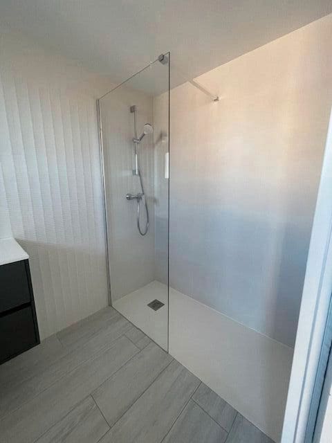 Appartement de 2 chambres à louer à Alicante ville avec piscine garage - 2 200 € (Ref: 7910804)