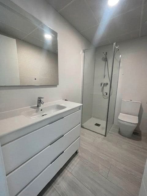 Appartement de 2 chambres à louer à Alicante ville avec piscine garage - 2 200 € (Ref: 7910804)