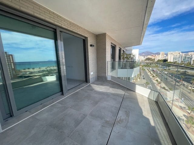 Appartement de 2 chambres à louer à Alicante ville avec piscine garage - 2 200 € (Ref: 7910804)