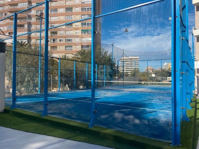 Appartement de 2 chambres à louer à Alicante ville avec piscine garage - 2 200 € (Ref: 7910804)