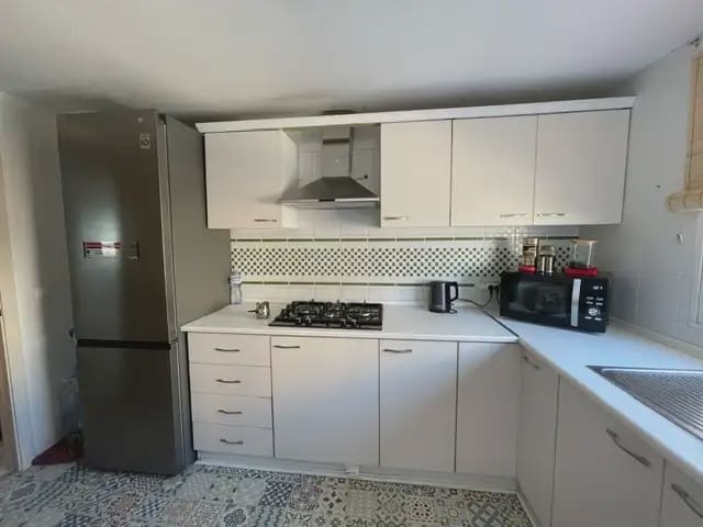 2 slaapkamer Flat te huur in Alicante stad met zwembad garage - € 2.000 (Ref: 7913679)