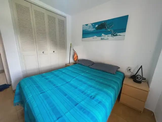2 slaapkamer Flat te huur in Alicante stad met zwembad garage - € 2.000 (Ref: 7913679)