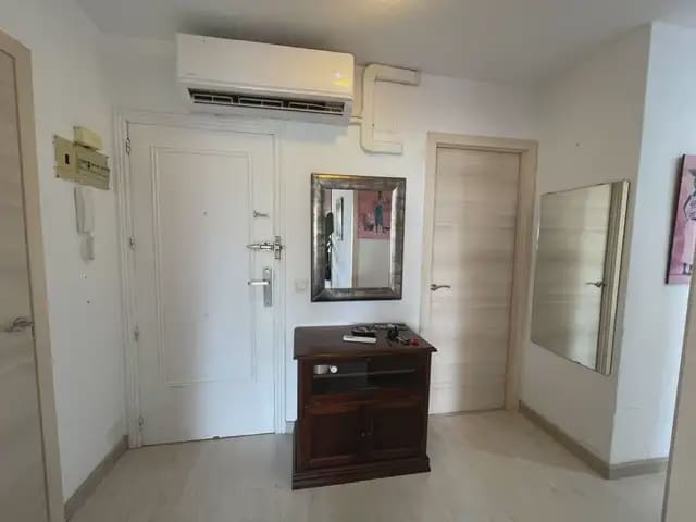 2 slaapkamer Flat te huur in Alicante stad met zwembad garage - € 2.000 (Ref: 7913679)