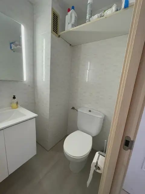 2 slaapkamer Flat te huur in Alicante stad met zwembad garage - € 2.000 (Ref: 7913679)