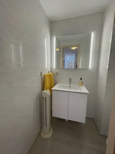 2 slaapkamer Flat te huur in Alicante stad met zwembad garage - € 2.000 (Ref: 7913679)
