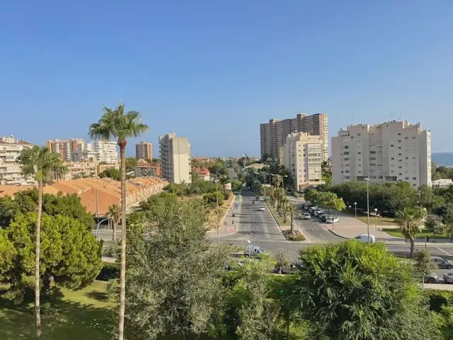 2 slaapkamer Flat te huur in Alicante stad met zwembad garage - € 2.000 (Ref: 7913679)
