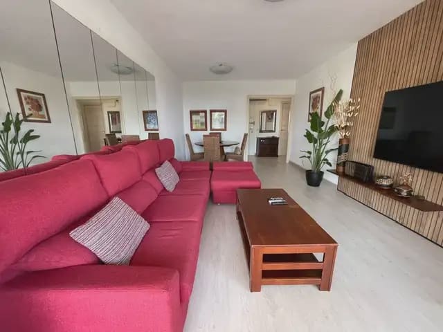 2 slaapkamer Flat te huur in Alicante stad met zwembad garage - € 2.000 (Ref: 7913679)