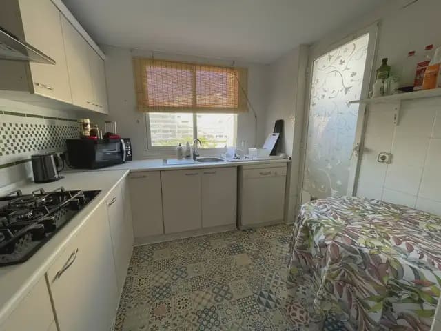 2 slaapkamer Flat te huur in Alicante stad met zwembad garage - € 2.000 (Ref: 7913679)