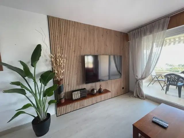 2 slaapkamer Flat te huur in Cabo de las Huertas, Alicante stad met zwembad garage - € 2.000 (Ref: 7913679)