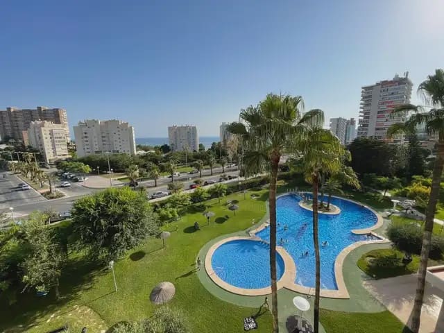2 slaapkamer Flat te huur in Alicante stad met zwembad garage - € 2.000 (Ref: 7913679)