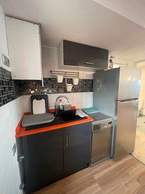 2 soveværelse Lejlighed til leje i Alicante by med swimmingpool garage - € 1.250 (Ref: 7923977)