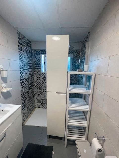 2 soveværelse Lejlighed til leje i Alicante by med swimmingpool garage - € 1.250 (Ref: 7923977)