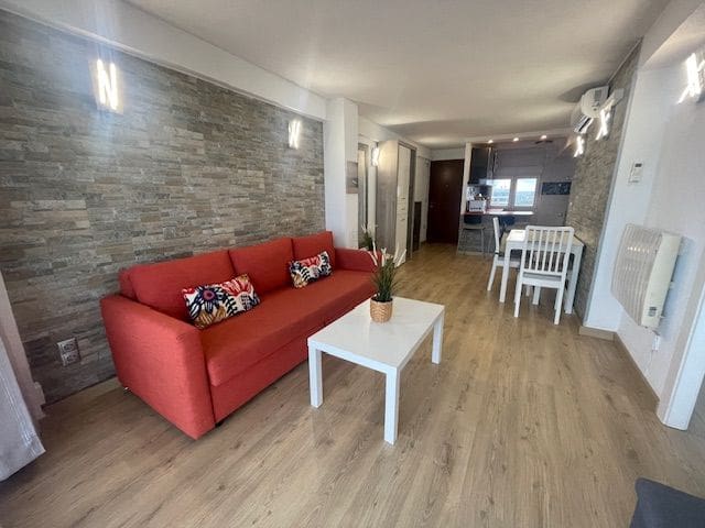 2 soveværelse Lejlighed til leje i Alicante by med swimmingpool garage - € 1.250 (Ref: 7923977)