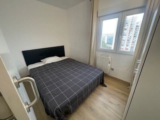 2 soveværelse Lejlighed til leje i Alicante by med swimmingpool garage - € 1.250 (Ref: 7923977)