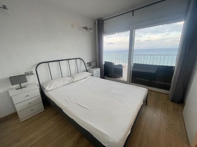2 soveværelse Lejlighed til leje i Alicante by med swimmingpool garage - € 1.250 (Ref: 7923977)