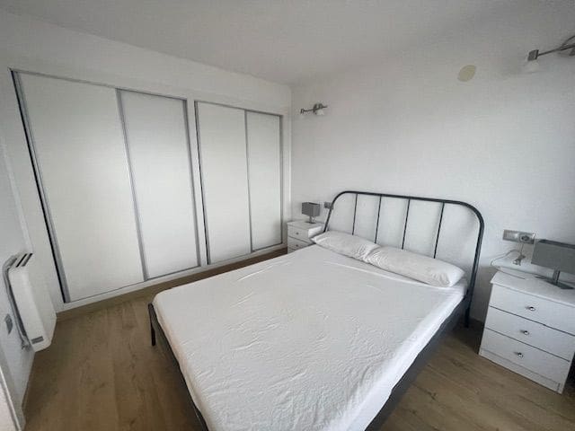 2 soveværelse Lejlighed til leje i Alicante by med swimmingpool garage - € 1.250 (Ref: 7923977)