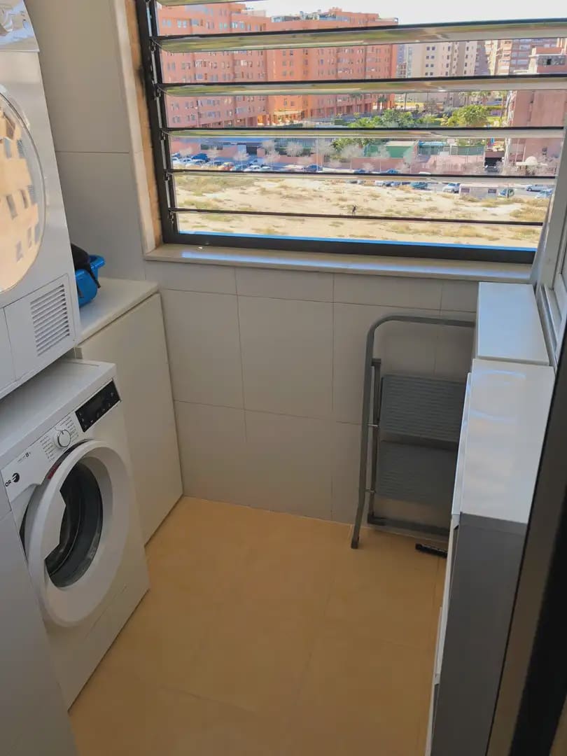 3 quarto Apartamento para arrendar em Alicante cidade com piscina garagem - 1 700 € (Ref: 7952247)