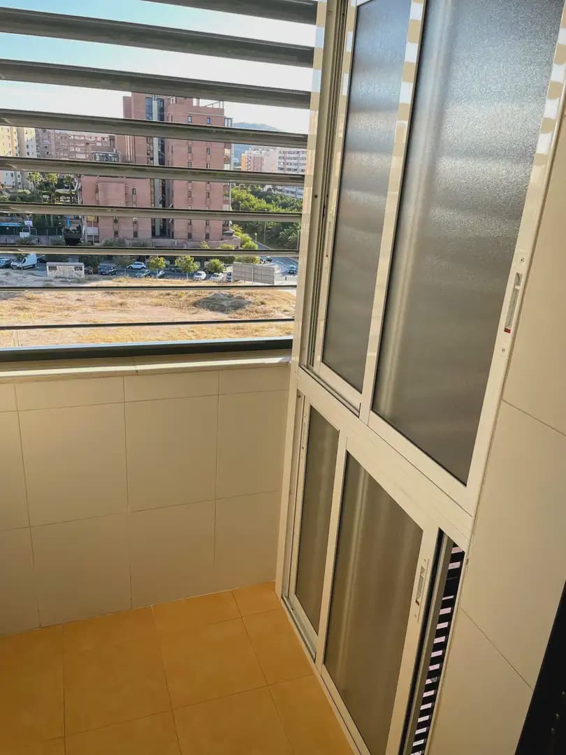 3 quarto Apartamento para arrendar em Alicante cidade com piscina garagem - 1 700 € (Ref: 7952247)