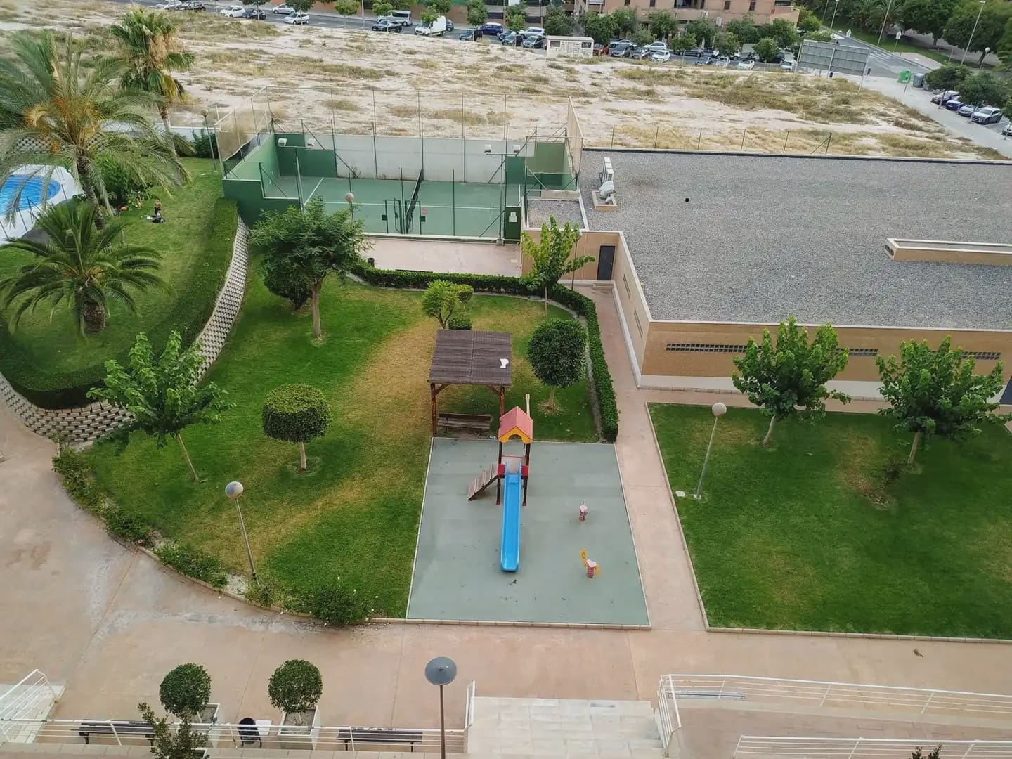 3 quarto Apartamento para arrendar em Alicante cidade com piscina garagem - 1 700 € (Ref: 7952247)