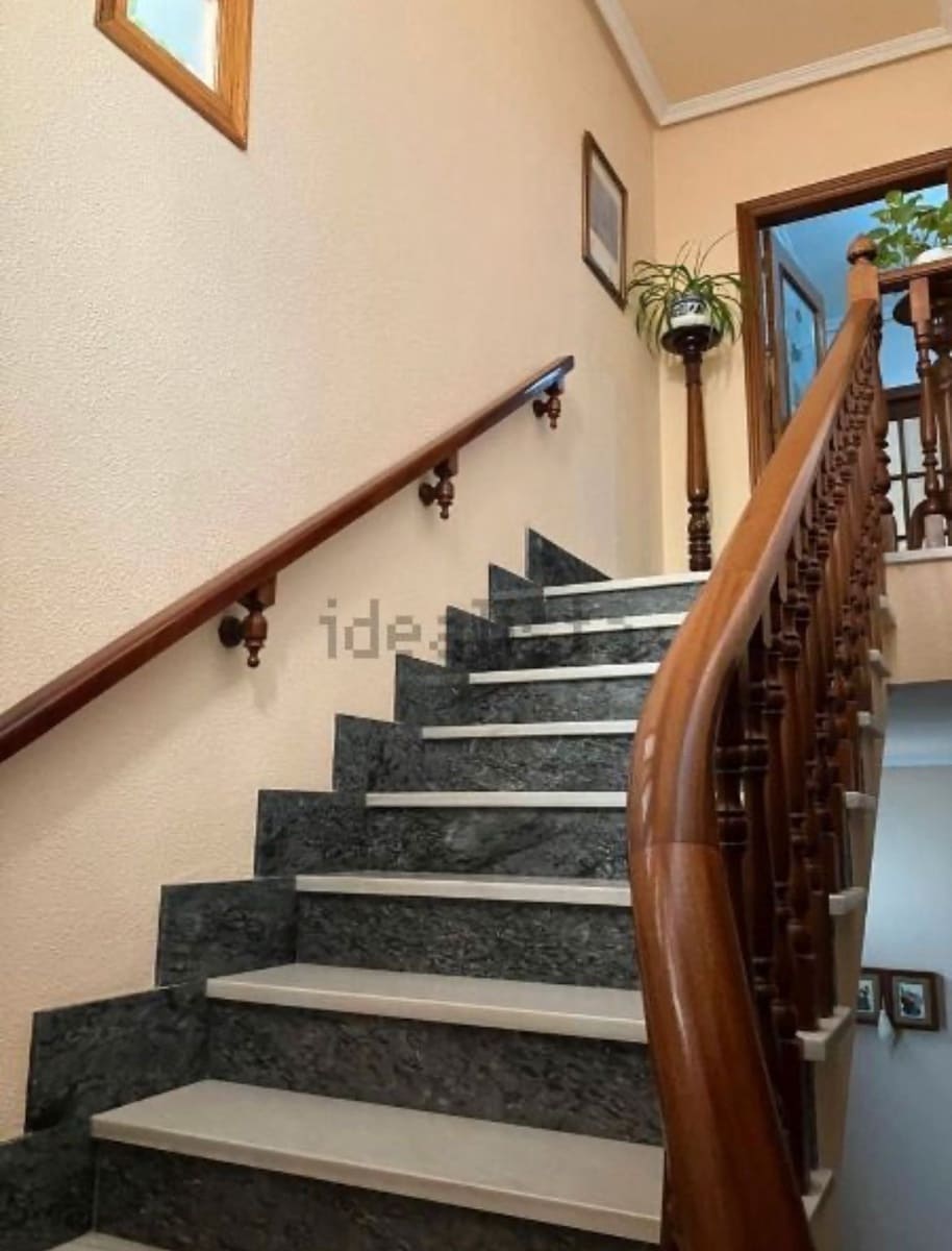 6 soveværelse Rækkehus til salg i Pinoso med garage - € 425.000 (Ref: 8117467)