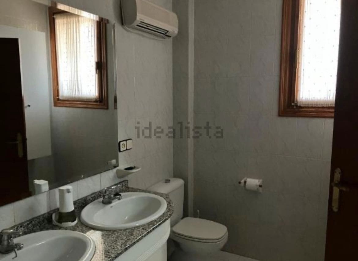 6 soveværelse Rækkehus til salg i Pinoso med garage - € 425.000 (Ref: 8117467)