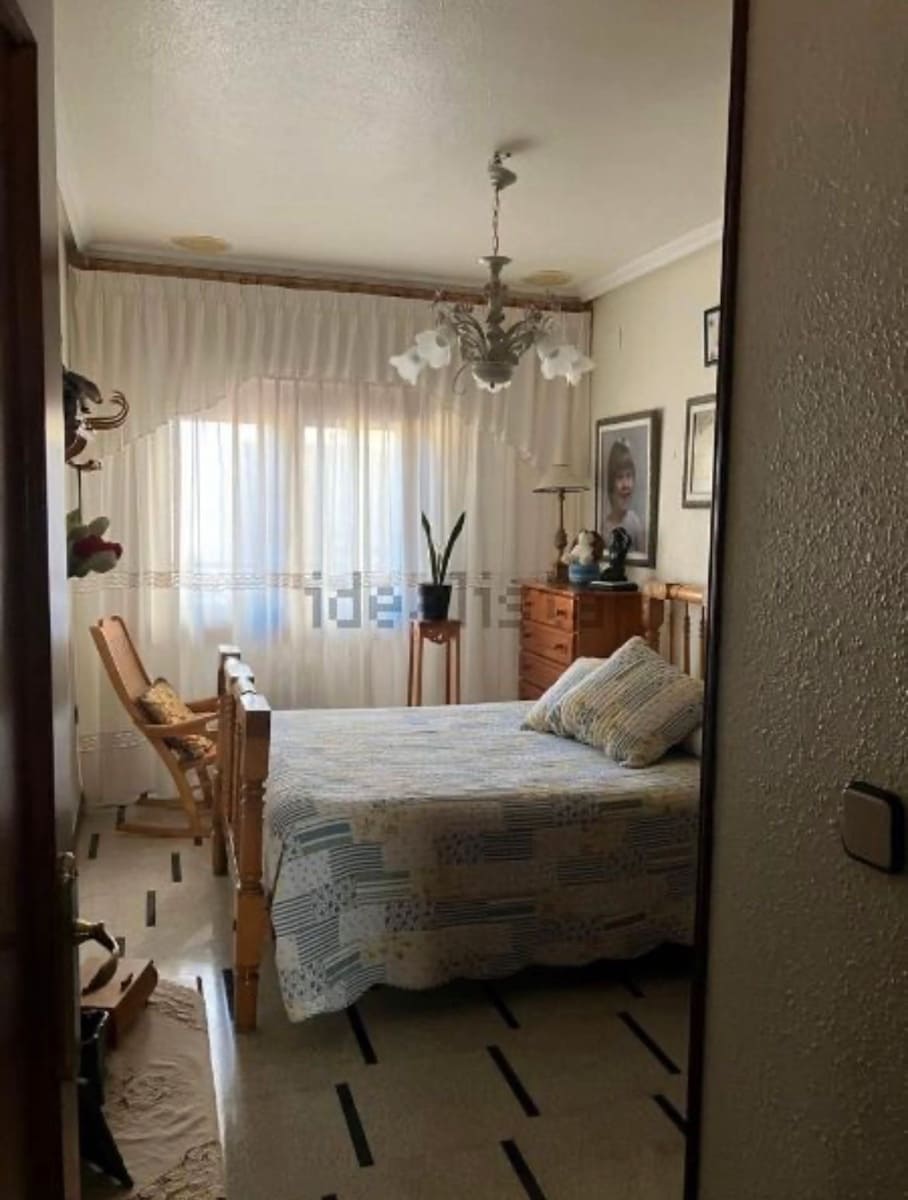 6 soveværelse Rækkehus til salg i Pinoso med garage - € 425.000 (Ref: 8117467)