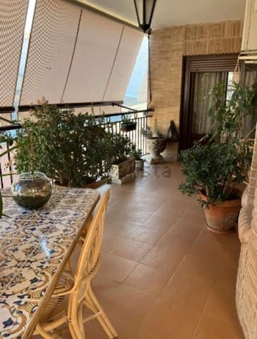 6 slaapkamer Rijtjeshuis te koop in Pinoso met garage - € 425.000 (Ref: 8117467)