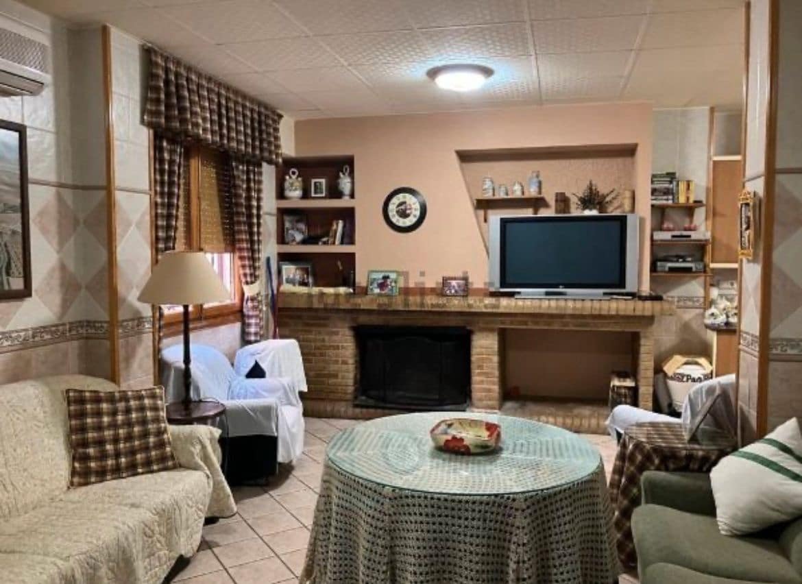 6 soveværelse Rækkehus til salg i Pinoso med garage - € 425.000 (Ref: 8117467)