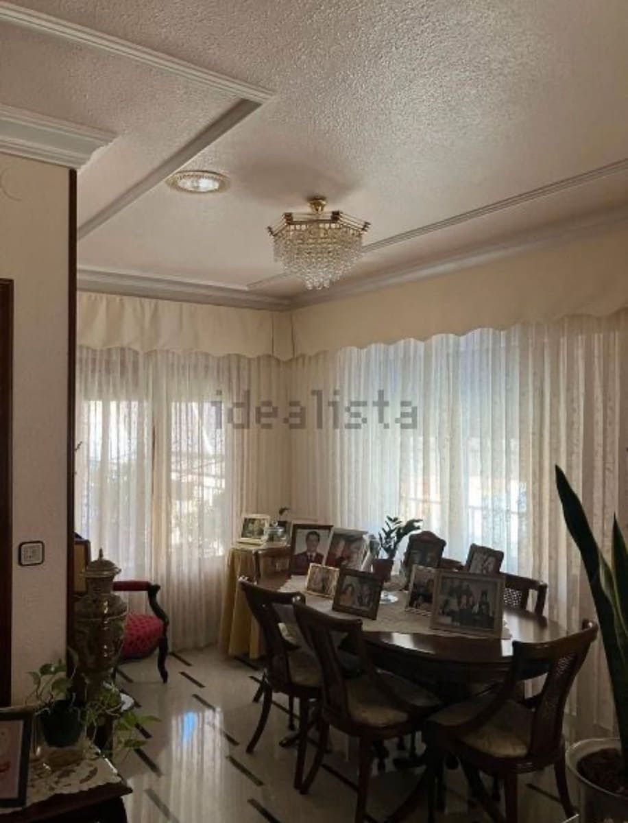 6 soveværelse Rækkehus til salg i Pinoso med garage - € 425.000 (Ref: 8117467)