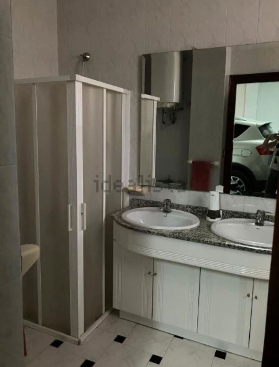 6 soveværelse Rækkehus til salg i Pinoso med garage - € 425.000 (Ref: 8117467)