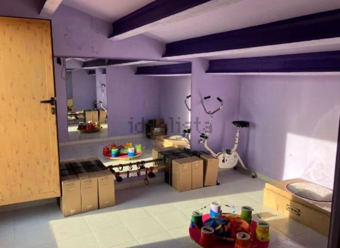 6 soveværelse Rækkehus til salg i Pinoso med garage - € 425.000 (Ref: 8117467)