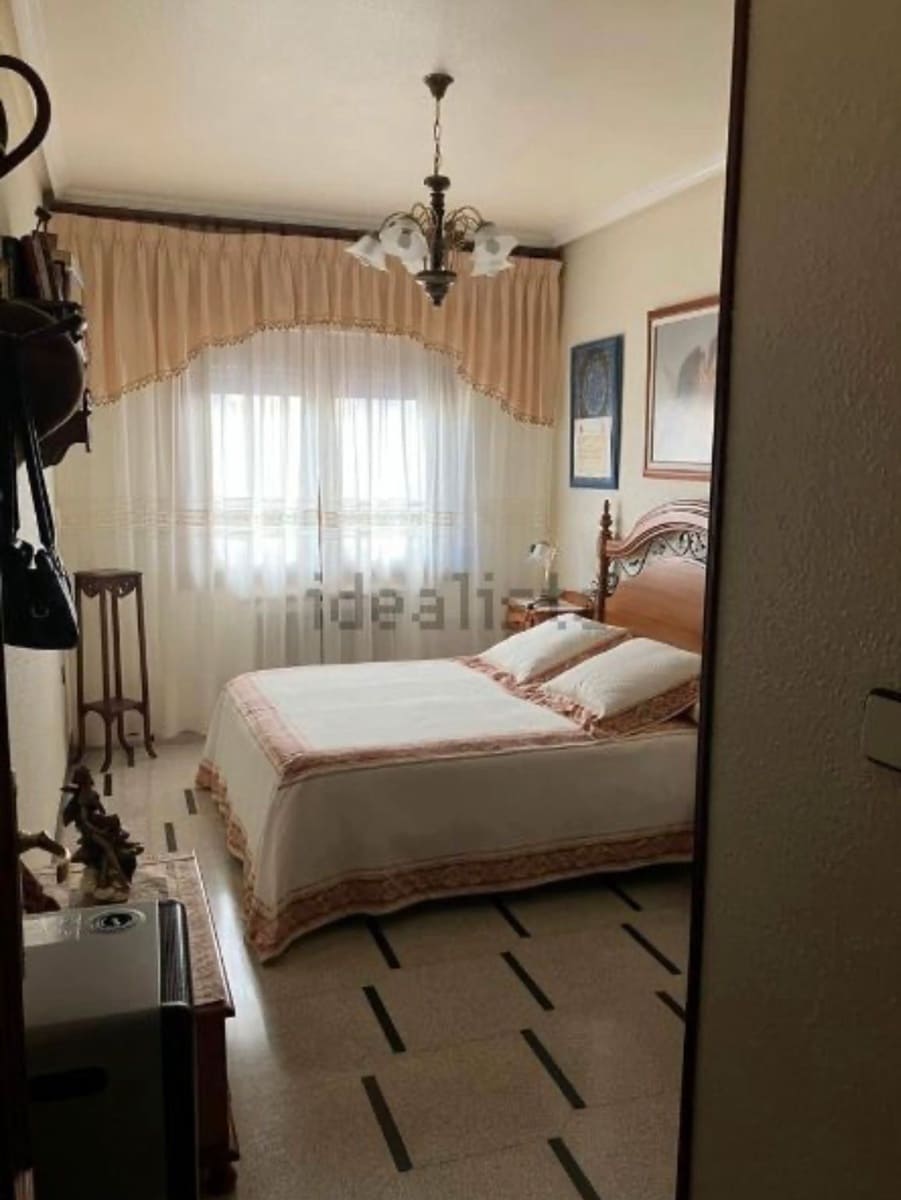 6 soveværelse Rækkehus til salg i Pinoso med garage - € 425.000 (Ref: 8117467)