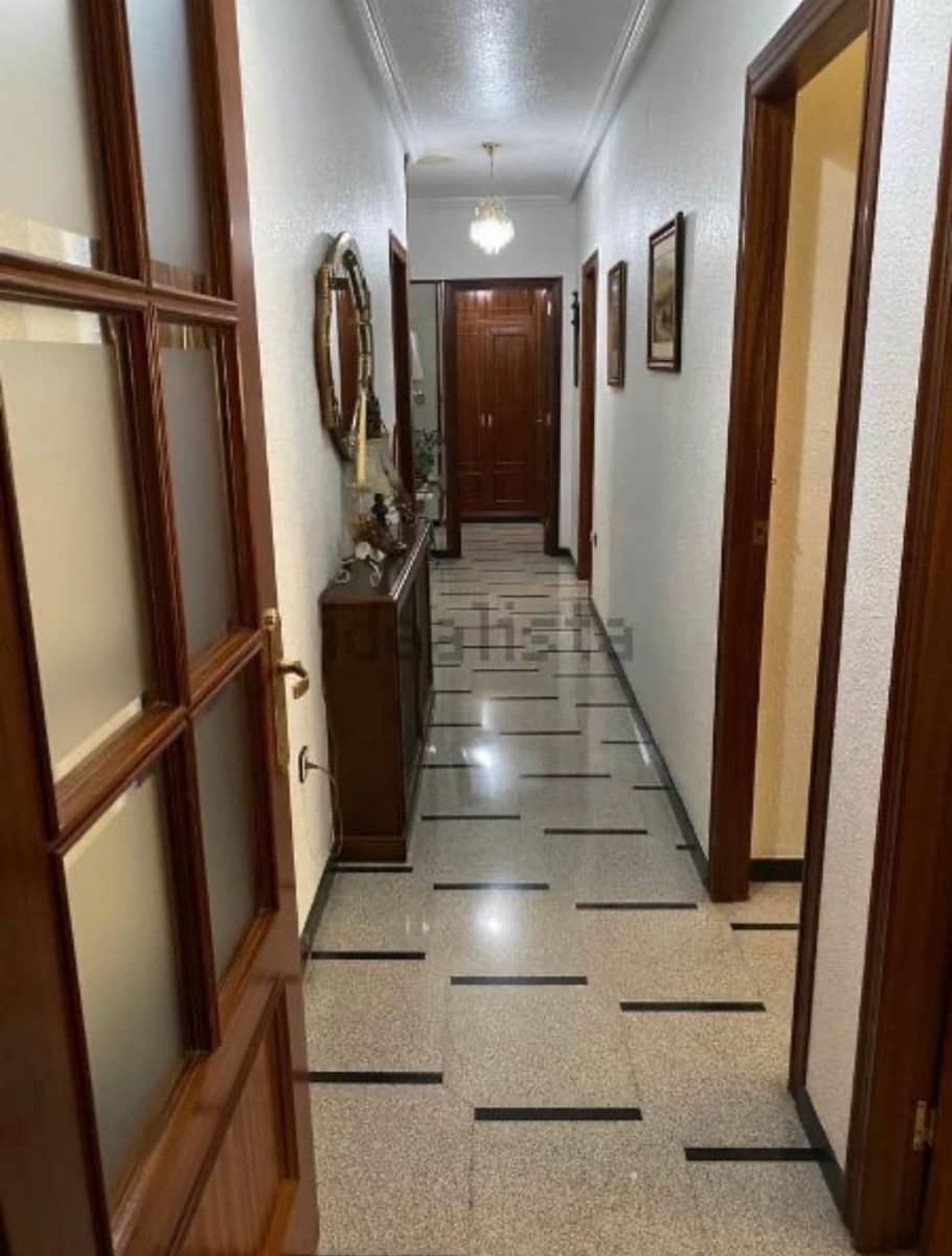 6 soveværelse Rækkehus til salg i Pinoso med garage - € 425.000 (Ref: 8117467)