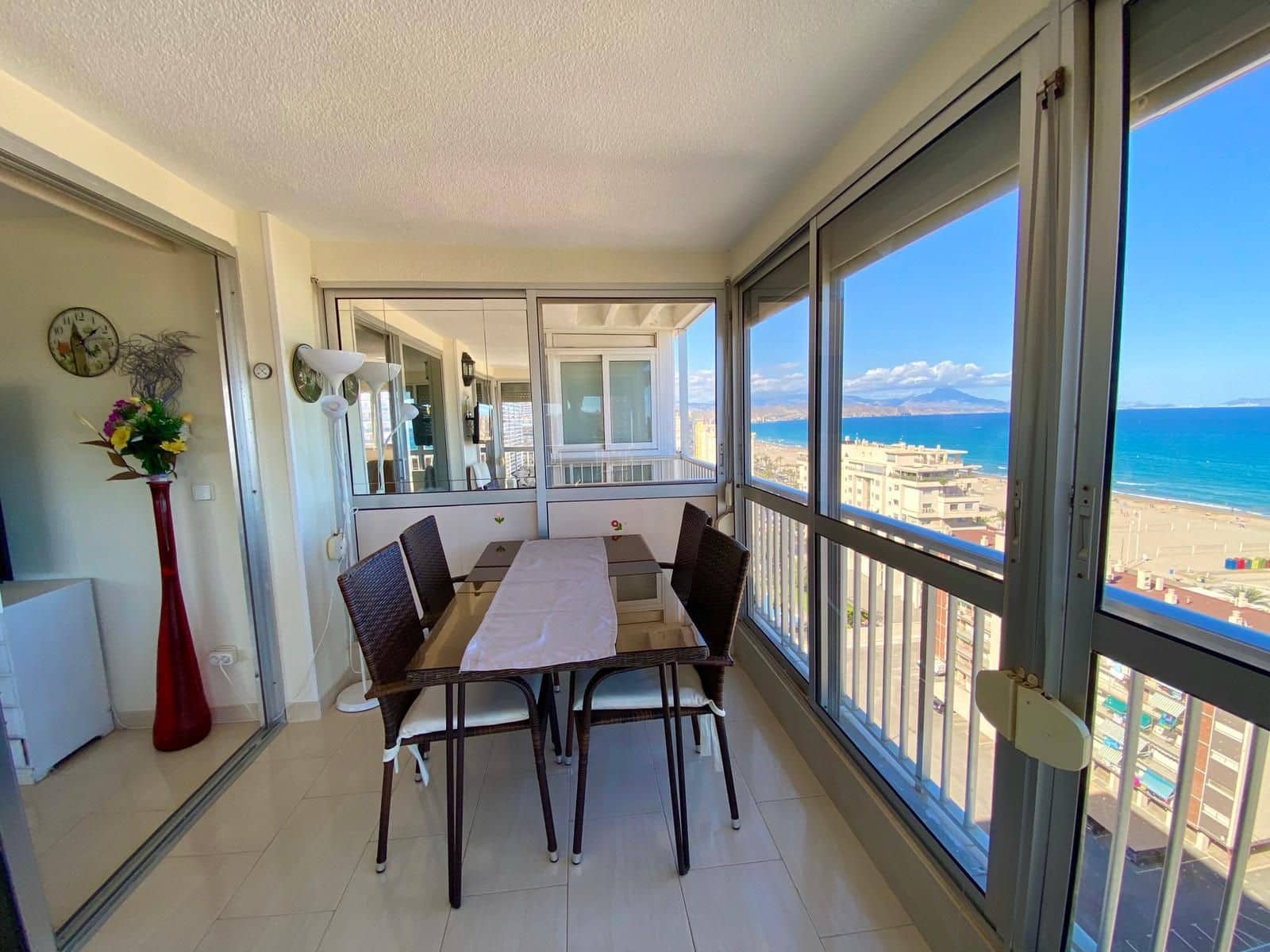 2 Zimmer Wohnung zu vermieten in Alicante / Alacant Stadt mit Pool Garage - 1.600 € (Ref: 8252408)