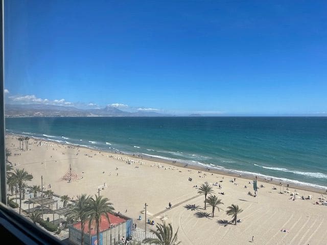 2 sypialnia Apartament przy plaży do wynajęcia w Miasto Alicante / Alacant z basenem garażem - 1 300 € (Ref: 8252417)