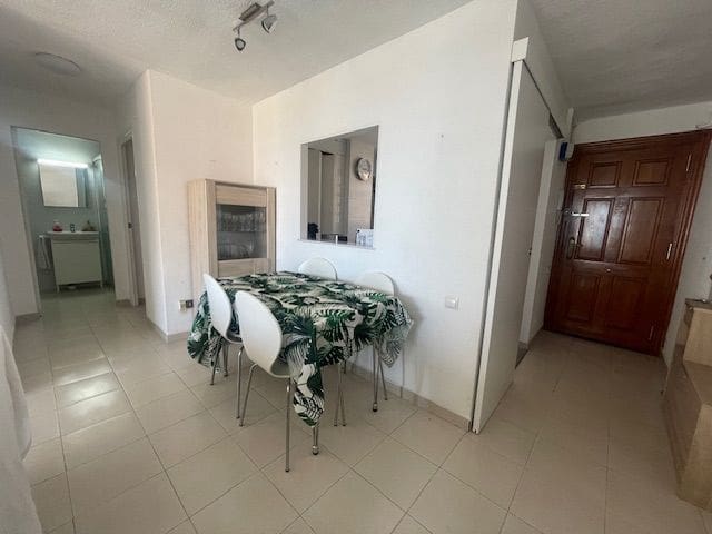 2 soveværelse Lejlighed til leje i Alicante by med swimmingpool garage - € 1.100 (Ref: 8292497)