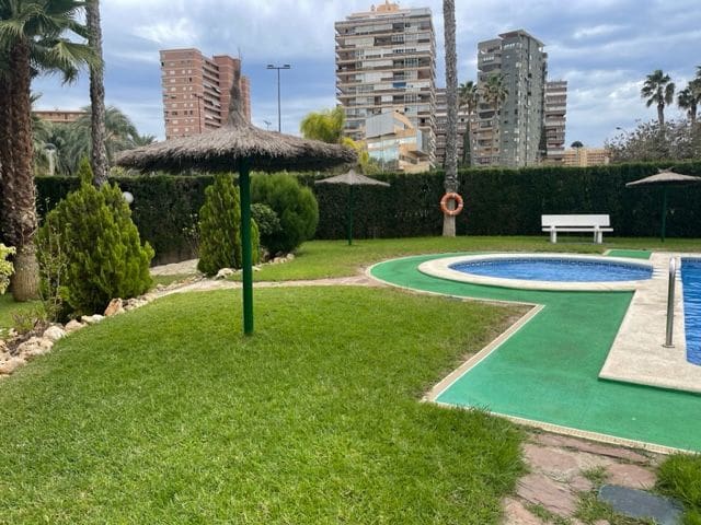 2 soveværelse Lejlighed til leje i Alicante by med swimmingpool garage - € 1.100 (Ref: 8292497)