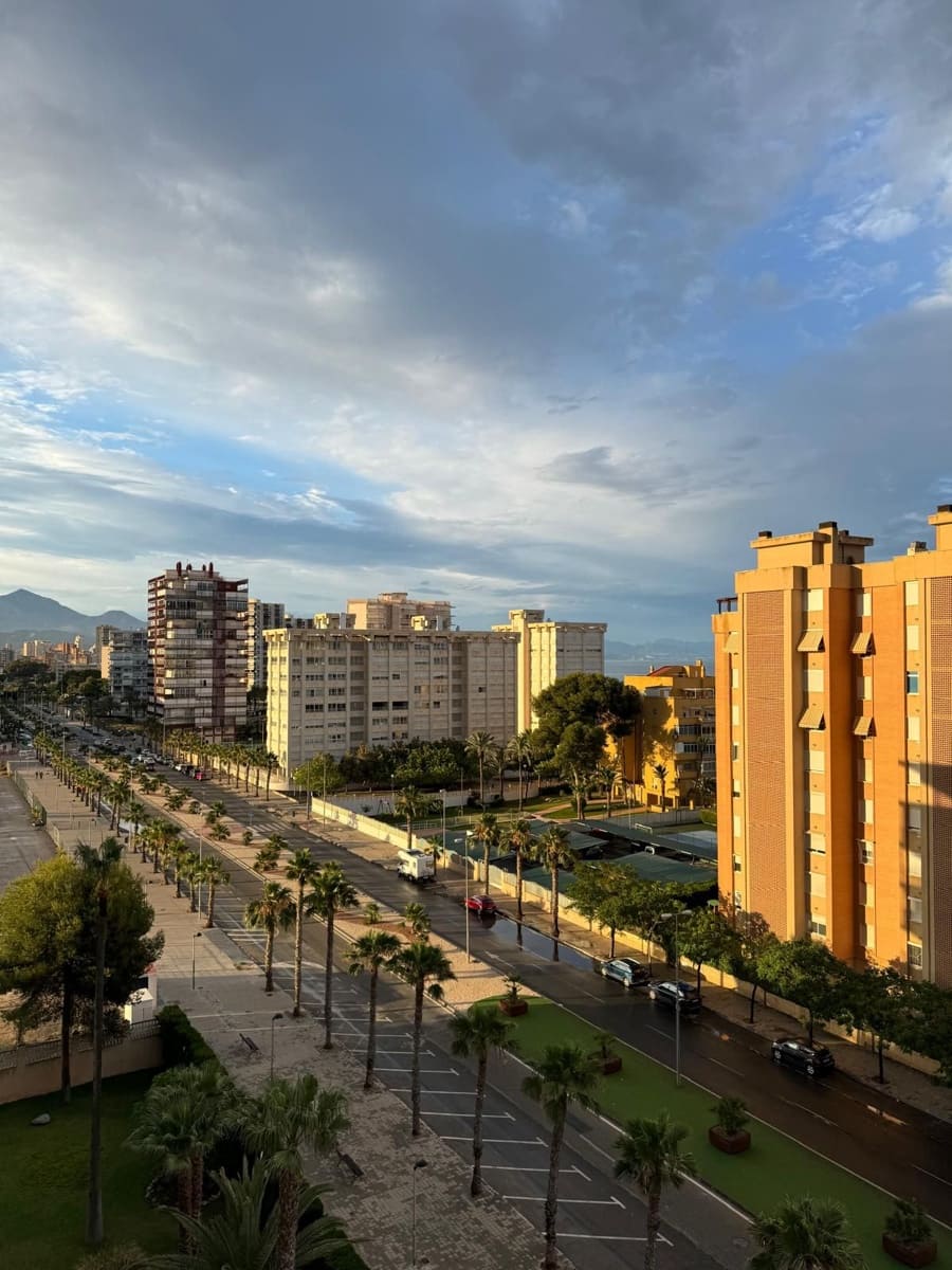 2 soveværelse Lejlighed til leje i Alicante by med swimmingpool garage - € 1.100 (Ref: 8292497)