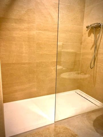 Apartamento de Praia para arrendar em PAU, Alicante cidade com piscina garagem - 1 200 € (Ref: 8292500)